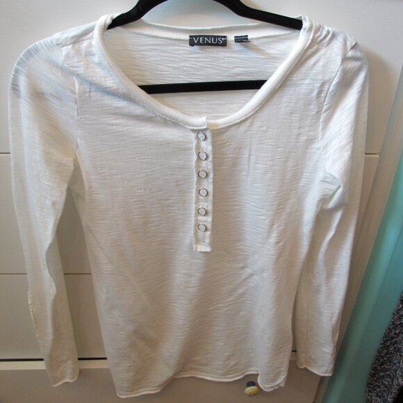 LIMITED TIME SITEWIDE SALE! EVERYTHING $5 OFF SEE CLOSET FOR INDIVIDUAL $ - Picture 9 of 16